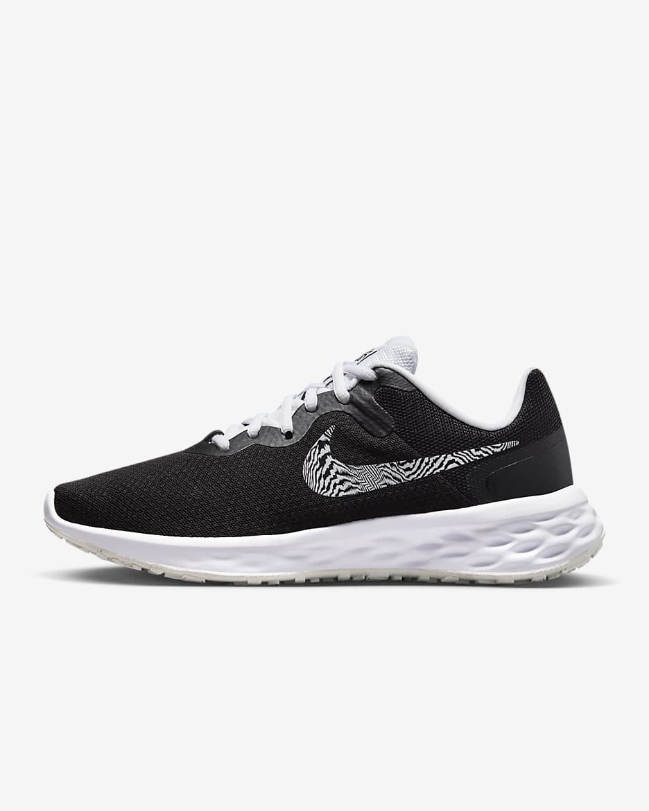 Calzado de running en carretera para mujer Nike Revolution 6 Premium. Nike